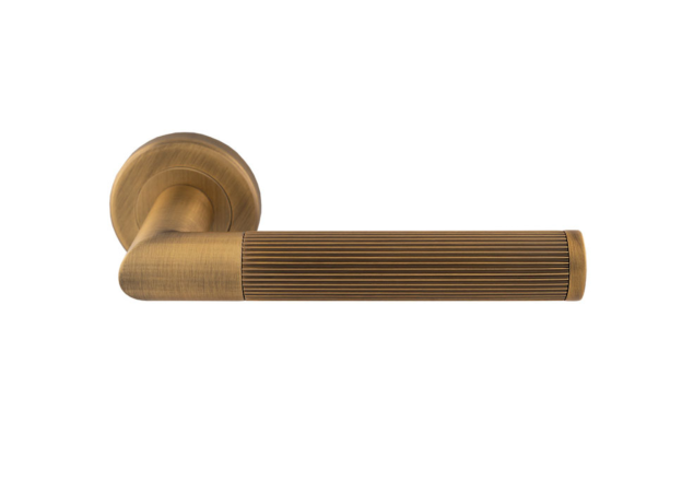 Deurkruk Trend 'Lines' - Antiek messing - Rond rozet Ø50mm - SZM170AB