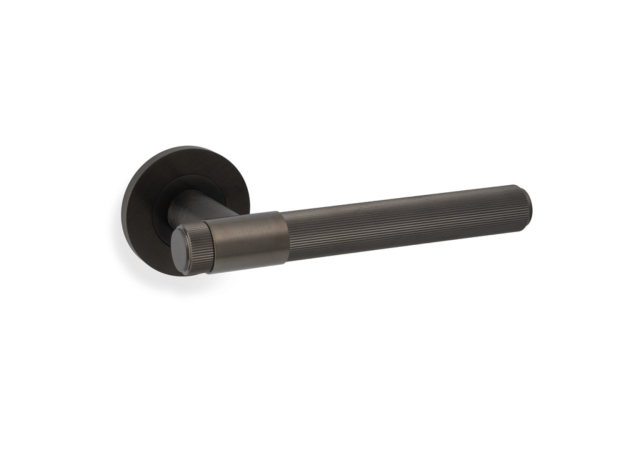 Deurkruk Reeded 'Kingston' - PVD Antraciet - Rond rozet Ø50mm - AW242DBZPVD